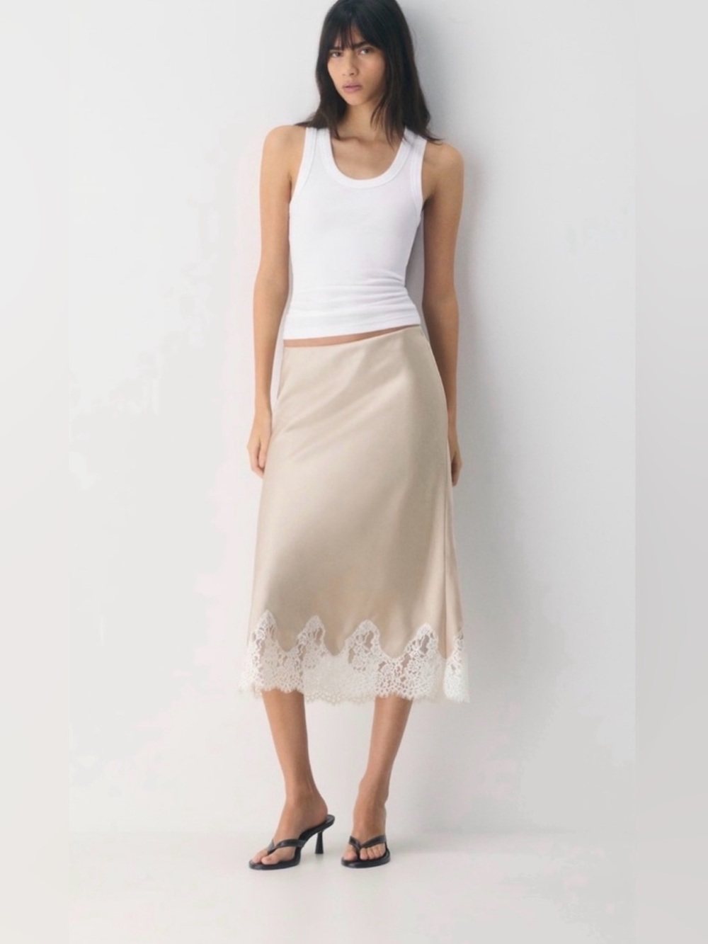 Aritzia Wilfred Henrietta Satin Skirt